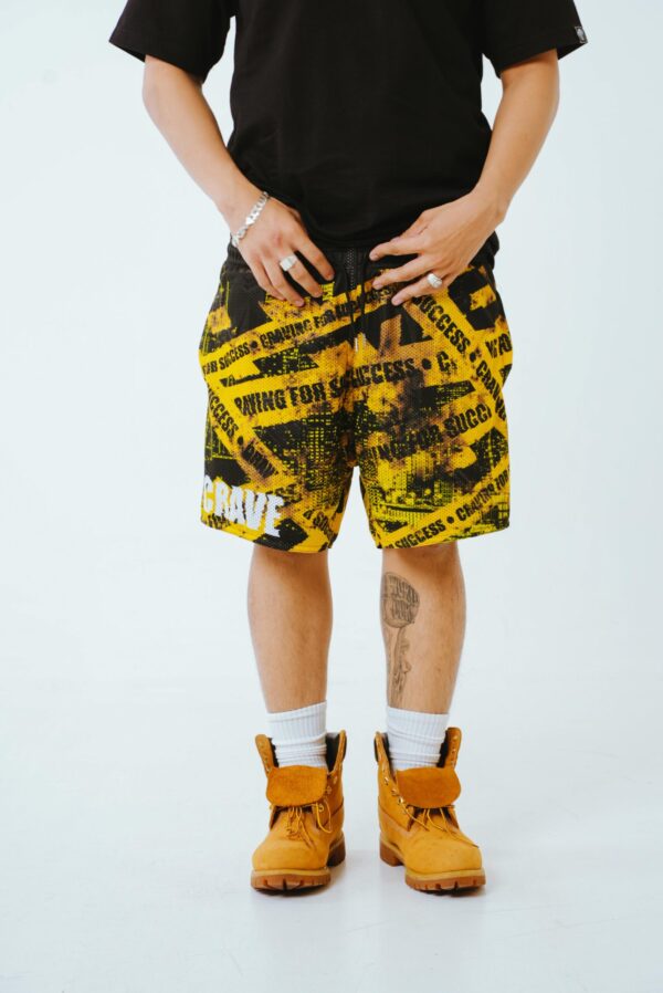 BEN08117 Caution Short
