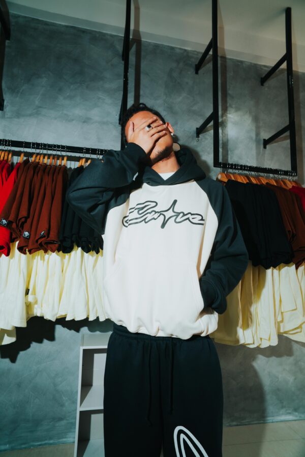 BEN06253 Raglan Hoodie - Black