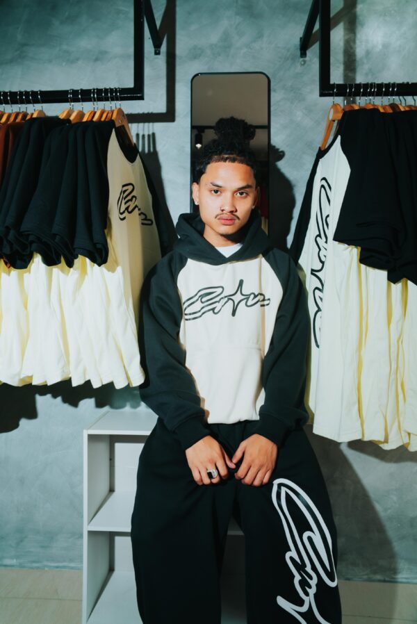 BEN06289 Raglan Hoodie - Black